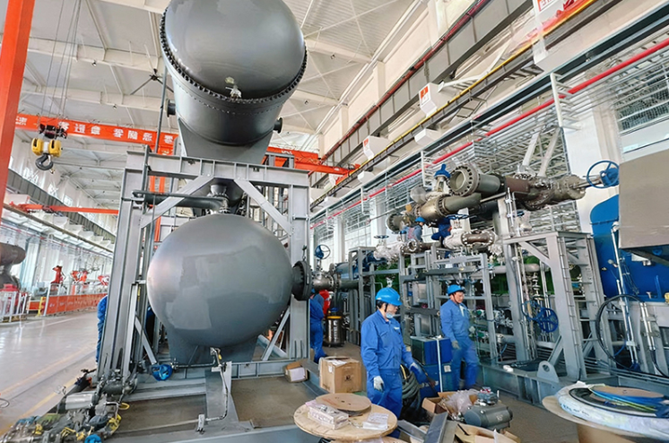 Proyecto de sistema de refrigeración industrial para la industria petroquímica
